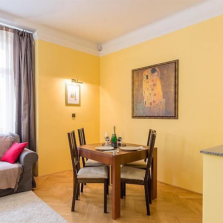 In Heart Of Prague - 2Br 2Ba Elegant Downtown Apt Ngoại thất bức ảnh