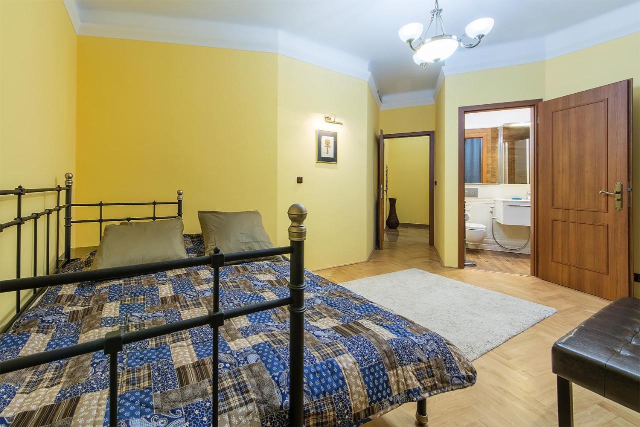 In Heart Of Prague - 2Br 2Ba Elegant Downtown Apt Ngoại thất bức ảnh